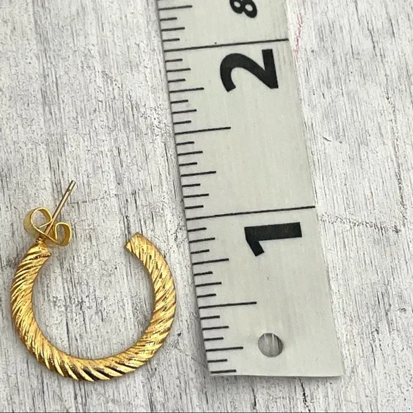Small gold tone hoops - Image 4