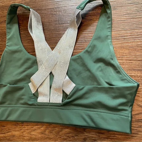 Fabletics Paige Low Impact Sports Bra Green Silver Strappy Back Sz Large - Image 8