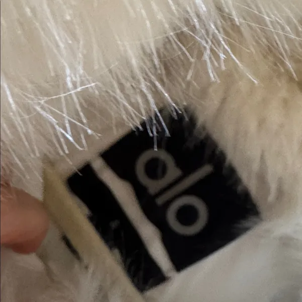 ALO Yoga Faux Fur Cropped Jacket - Ivory - Image 3
