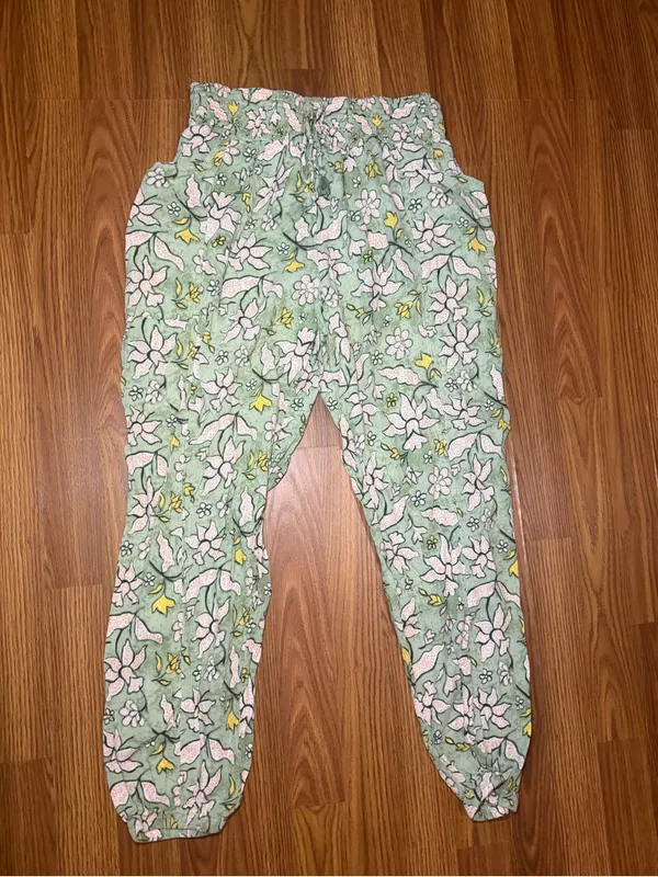 Aerie Floral High Rise Smocked Tie Waist Crinkle Pants Green Medium - Image 2