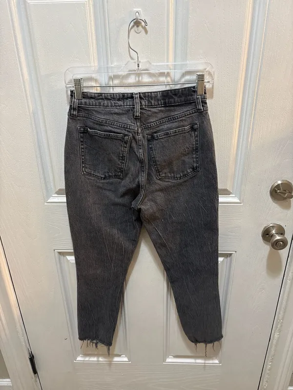 Abercrombie & Fitch The Skinny High Rise Faded Black Raw Hem Jeans Size 26/2s - Image 4