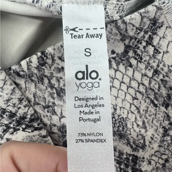 Alo‎ yoga vapor snakeskin legging sz S - Image 6