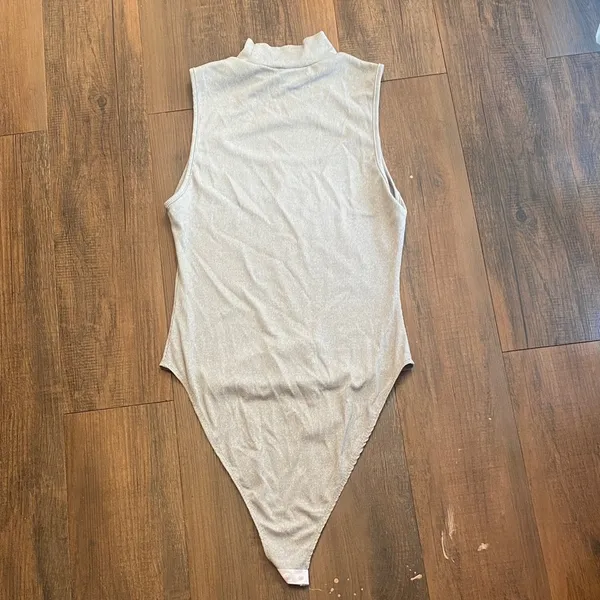❤️Cider Gray Sleeveless Bodysuit - Image 3