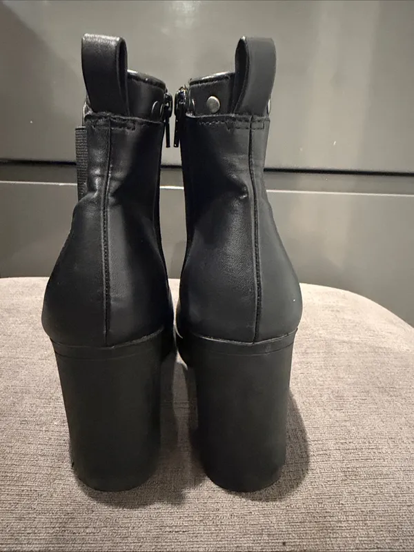 New Report Black Stud-Trim Chunky Heel Ankle Boots Size 8M - Image 2