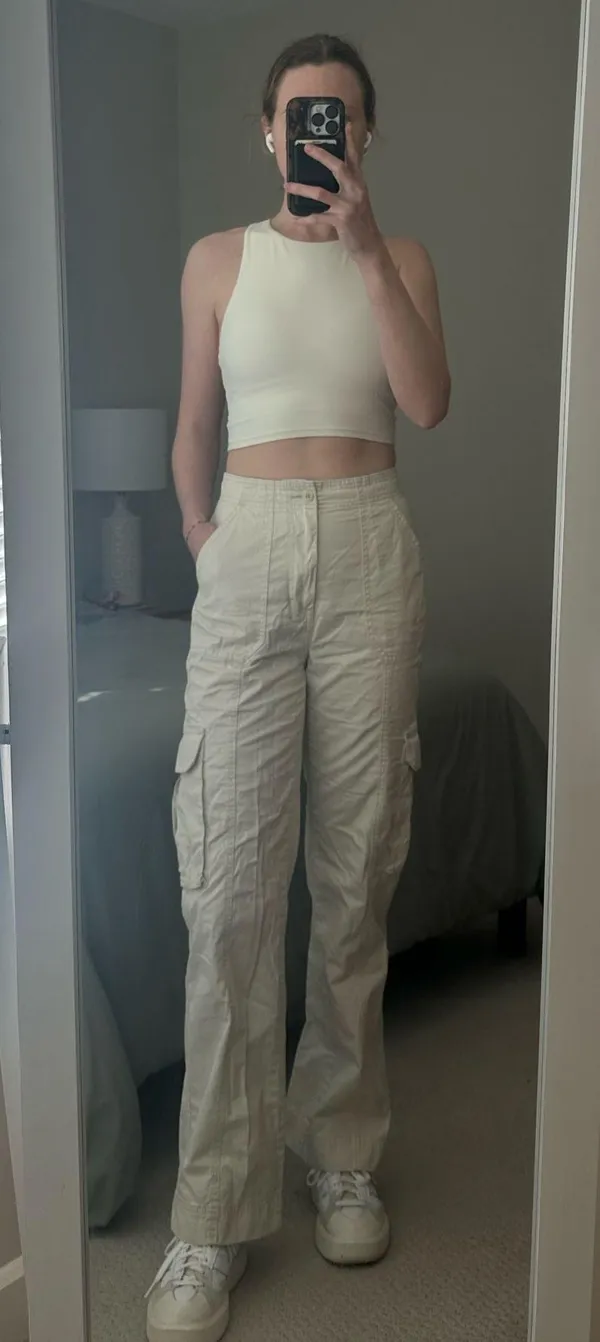 Abercrombie Women's Cream Relaxed Cargo Pants - Image 9
