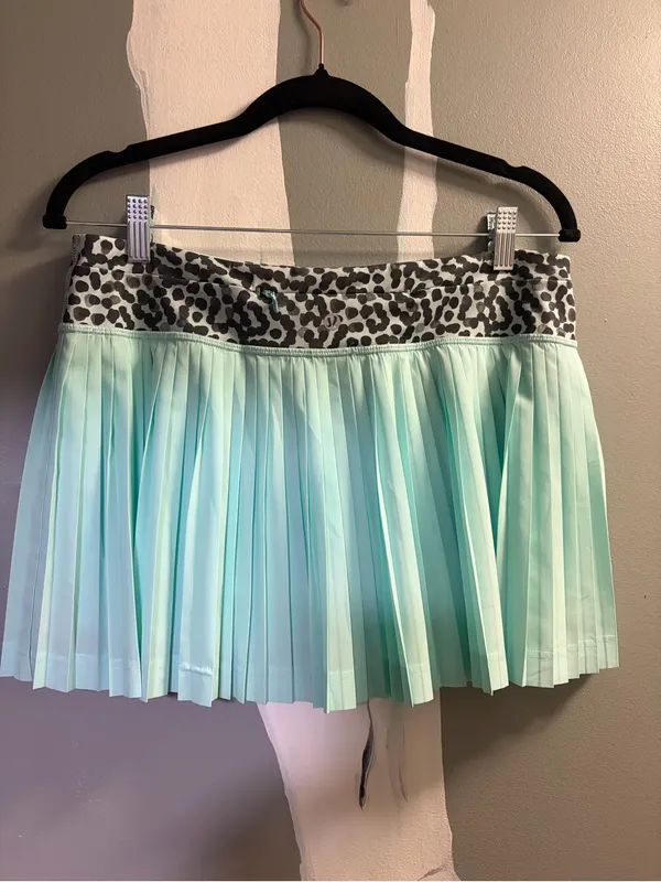 Lululemon Pleated Mint Green Skirt with Leopard Waistband - Image 2