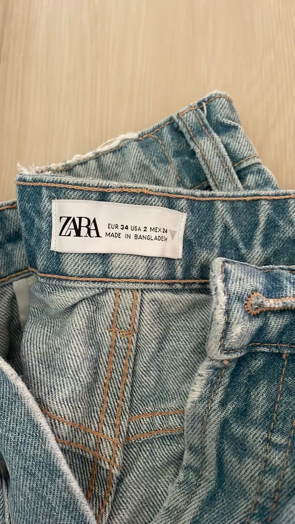 Light Wash Jeans - Image 3