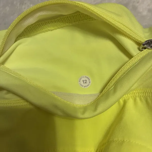 Lululemon Speed Up LR Short 2.5" Lined Neon Yellow Size 12 Athletic Breathable - Image 4