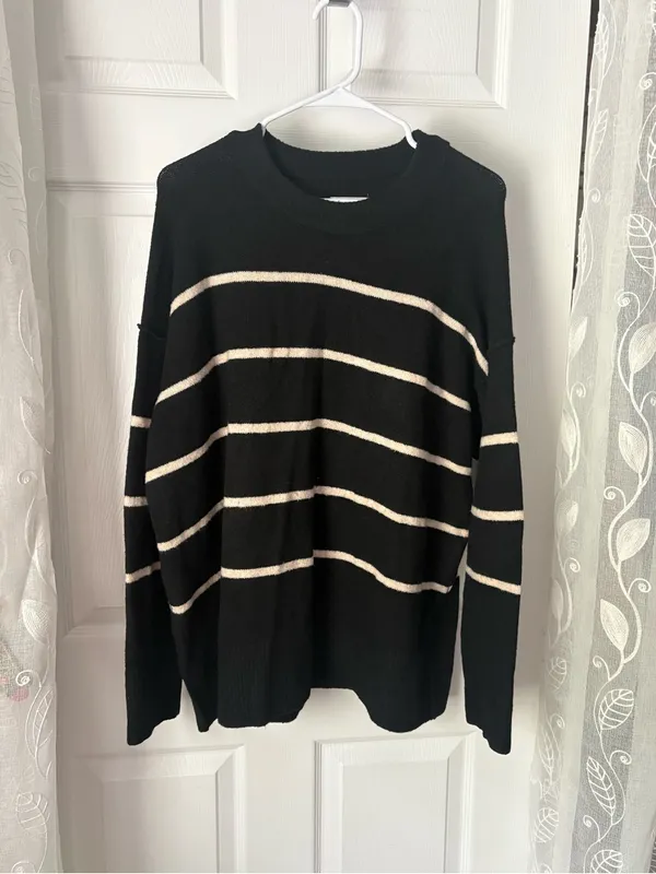 Aerie Womens Black cream Striped Crewneck Oversized Knit Sweater pullover sz M - Image 2
