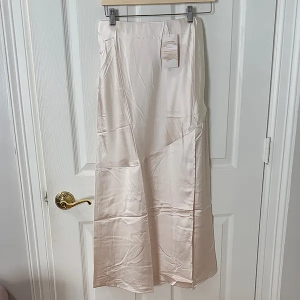 NWT Skirt High Waisted Flowy A-line (Beige,Medium) - Image 2