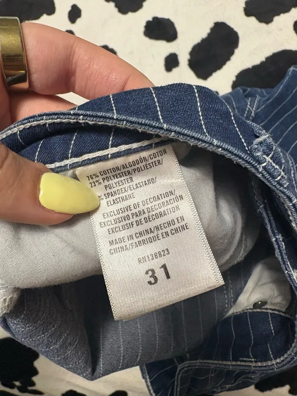 Women’s Shyanne Striped Jean Shorts - Image 5