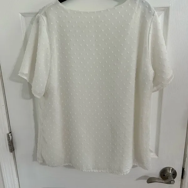 Amazon White Textured Blouse - Image 2