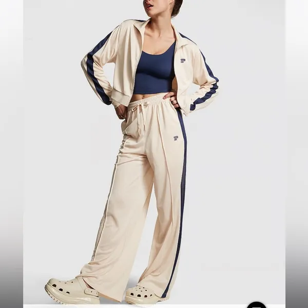PINK Victoria’s Secret Mesh Tech Wide-Leg Pants‎ - Image 3