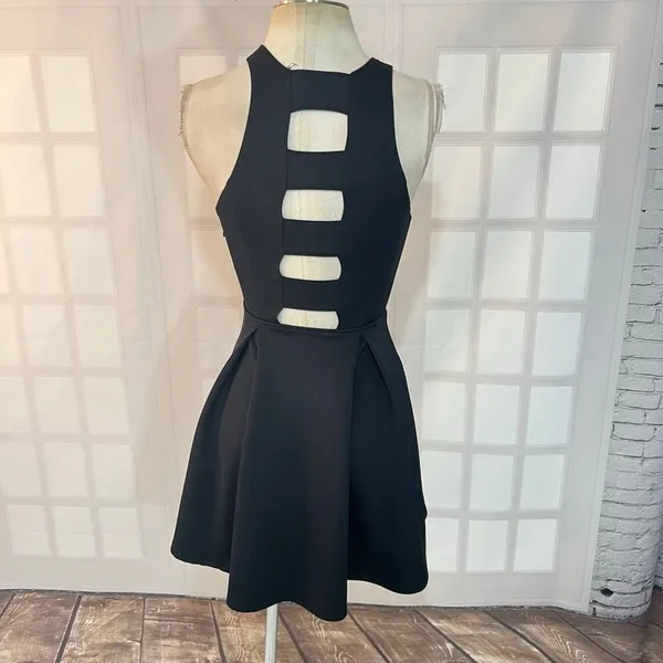 Abercrombie & Fitch Black Neoprene Cut Out Sleeveless Skater Mini Dress Size Med - Image 5