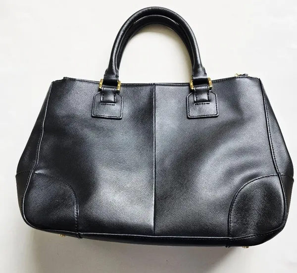 Tory Burch Robinson Double Zipper Leather Black Tote - Image 3