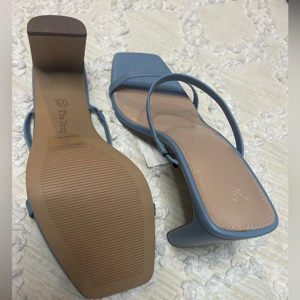 The Drop Strappy Blue Heeled Sandals Size 7.5 - Image 4