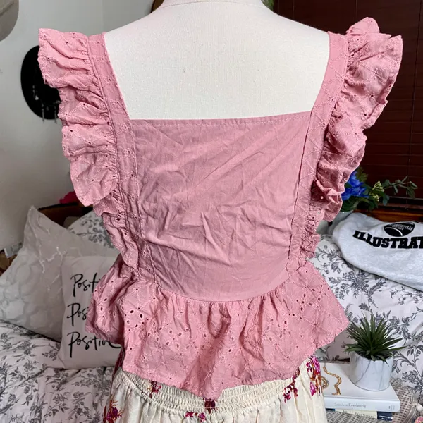 Boutique NEW Pink Eyelet Top - Image 6