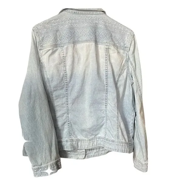 Christopher & banks size XL embroidered light wash denim jacket. - Image 2