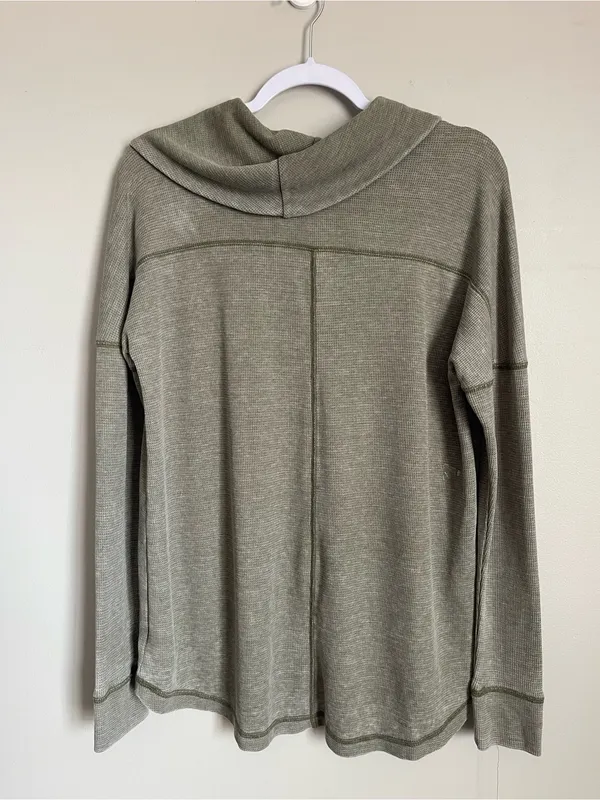 LUCKY BRAND | Olive Green Cowl Neck Henley Top Sz S - Image 4