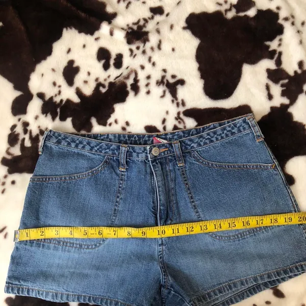 Y2K 2000s Grunge Micro Mini Baddie Hot Pants Low/Mid Rise Denim Jean Booty Bimbo Shorts Cargo Pockets #goth #whimsigoth subversive acubi #cyber #punk biker whimsygoth #mcbling streetwear music festivals rave plur Size 10 - Measurement in pics - Image 5