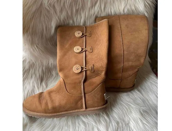 UGG Classic Button High Boots - Light Brown size 9 - Image 4