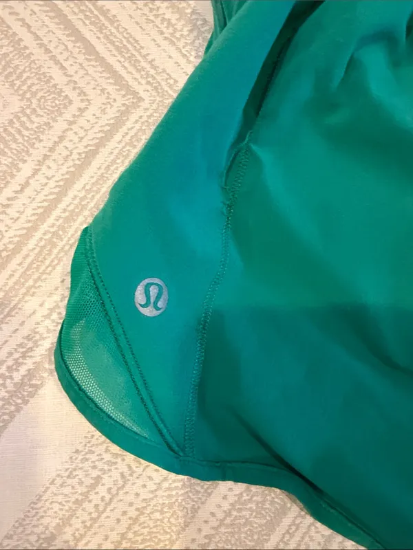 Lululemon Hotty Hot Shorts Low Rise 2.5” Emerald Green Size 0 - Image 4