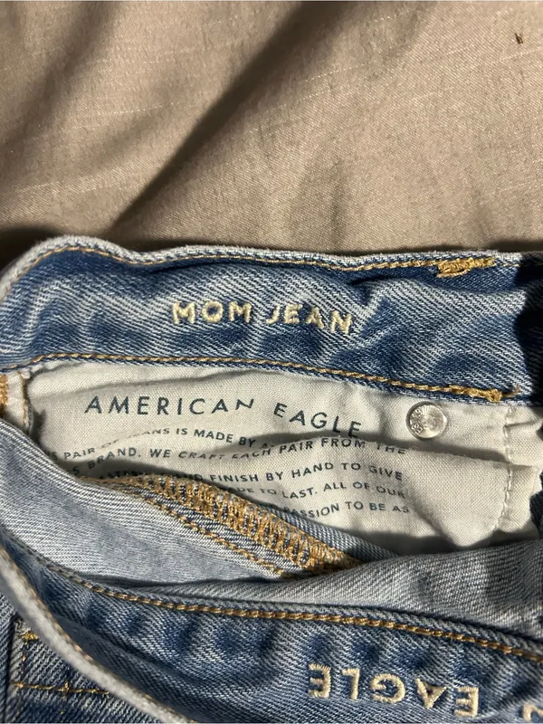 American Eagle Outfitters Light Blue Ripped Straight-Leg Mom Jeans Size 4 - Image 4