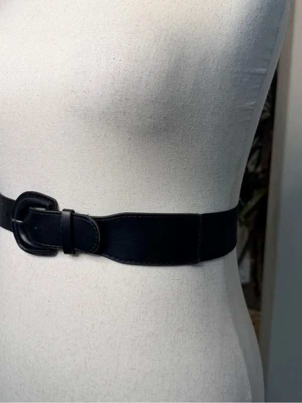 Women's Black Faux Leather Fashion Belt with Rounded Buckle - Image 7