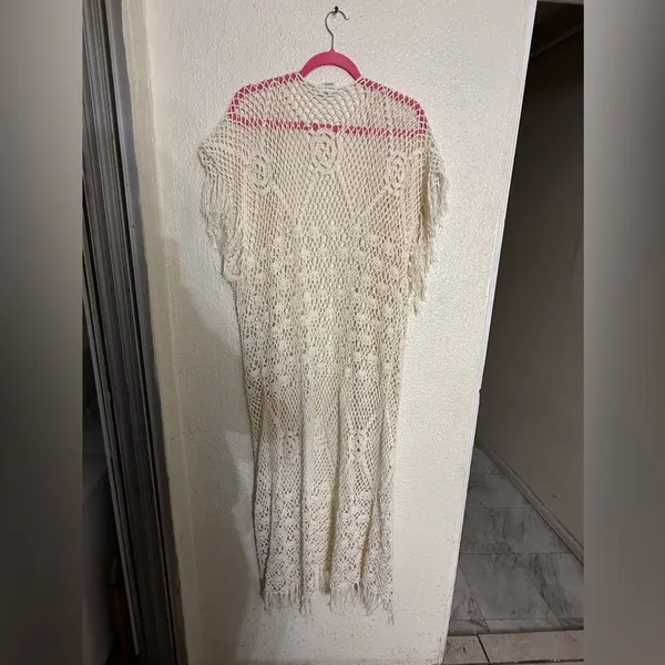 Cream Crochet fringe Kimono Cardigan size small - Image 2