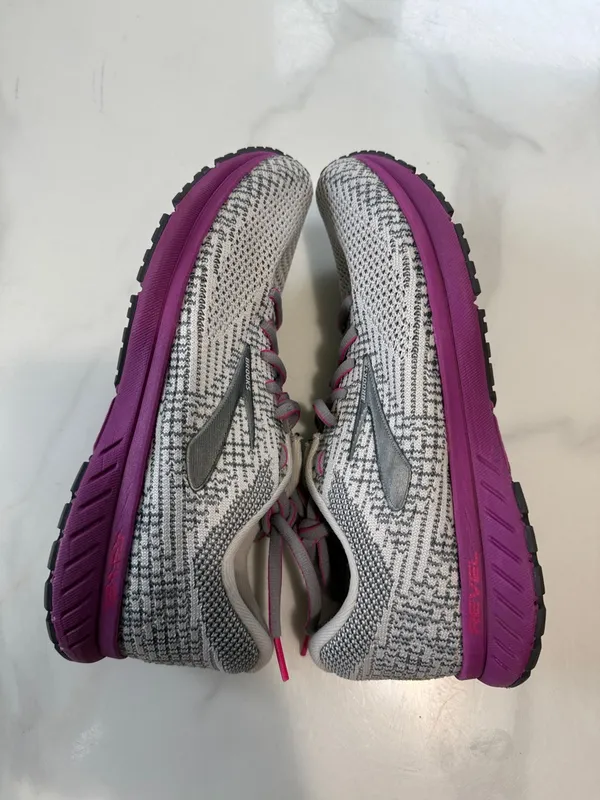 Brooks Gray and Pink Women's Running Sneakers - Image 8