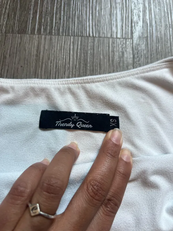 Amazon White Off The Shoulder Top Size XS - Image 3
