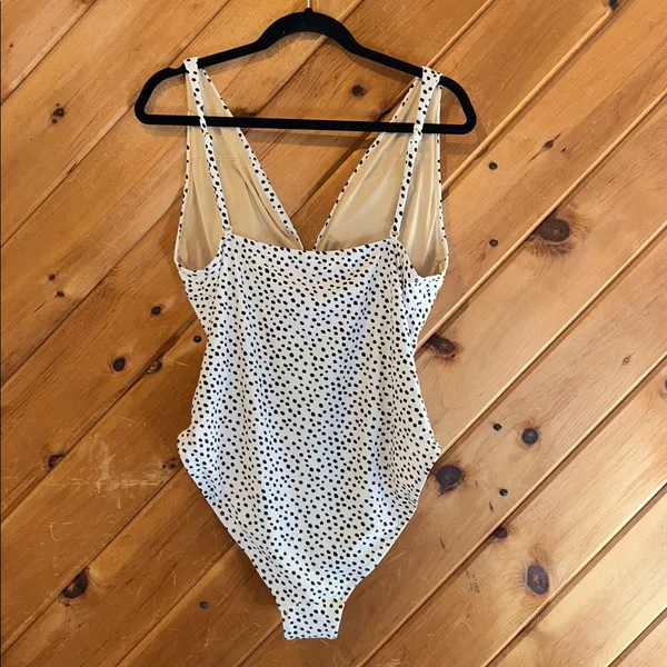 Old navy ruched black & white cheetah print one piece swimsuit - Image 4