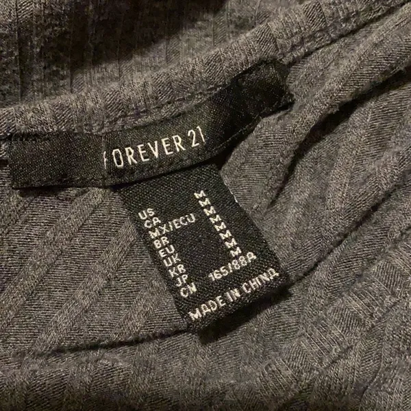 Forever21 Gray Crop Top - Image 3