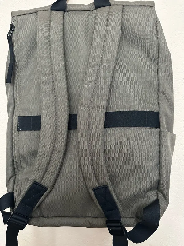 Everlane Backpack Grey - Image 4