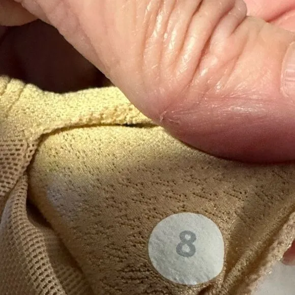 Lululemon Energy Bra Tan Beige 8 Women Crossback Yoga Workout‎ - Image 7