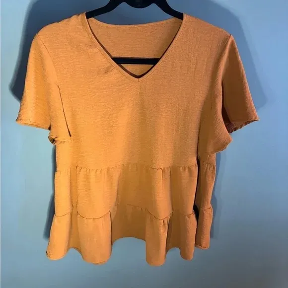 Ladies Fall Sienna Color  Top size small - like new!! - Image 6