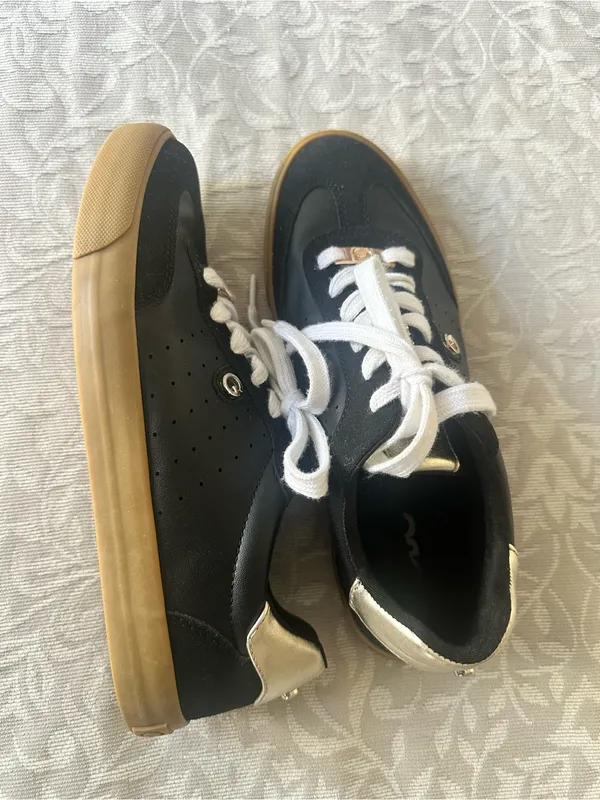 GBG Los Angeles Black and White Women's Sneakers with Gum Sole - Image 4