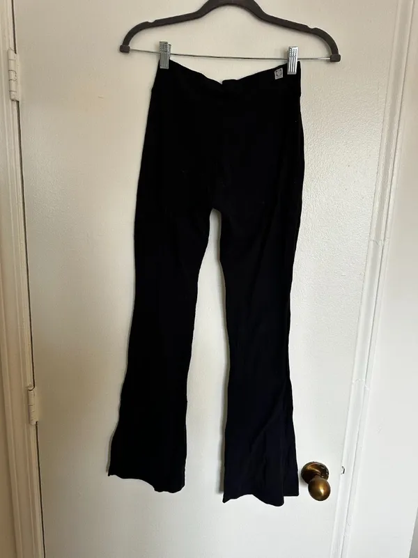 JOLYN Black Crossover Flare Leggings - Image 6