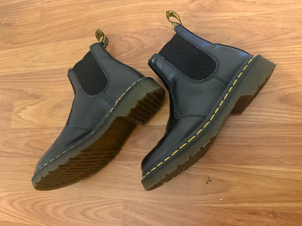 Black doc martens Chelsea boots - Image 4
