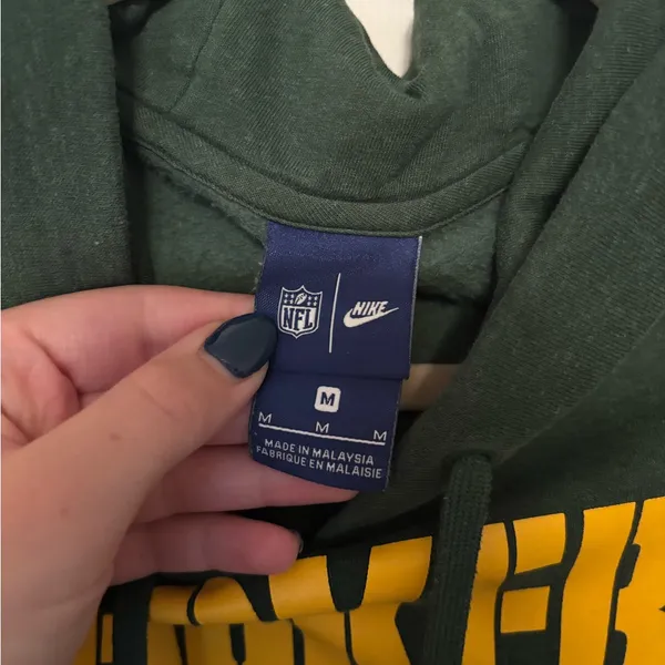 Green Bay Packers Nike Pullover Hoodie size medium - Image 2