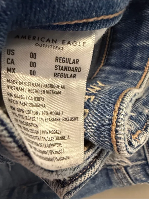American Eagle Distressed High-Rise Mom Straight Jeans 00/25 - Image 7