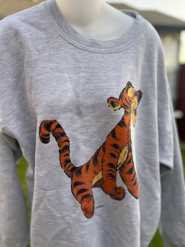 Disney s tigger Crewneck - Image 4