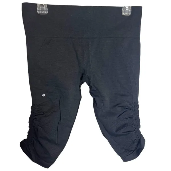 Lululemon Women's 10 In The Flow Crop Leggings Solid Charcoal‎ Scrunch Yoga - Image 4