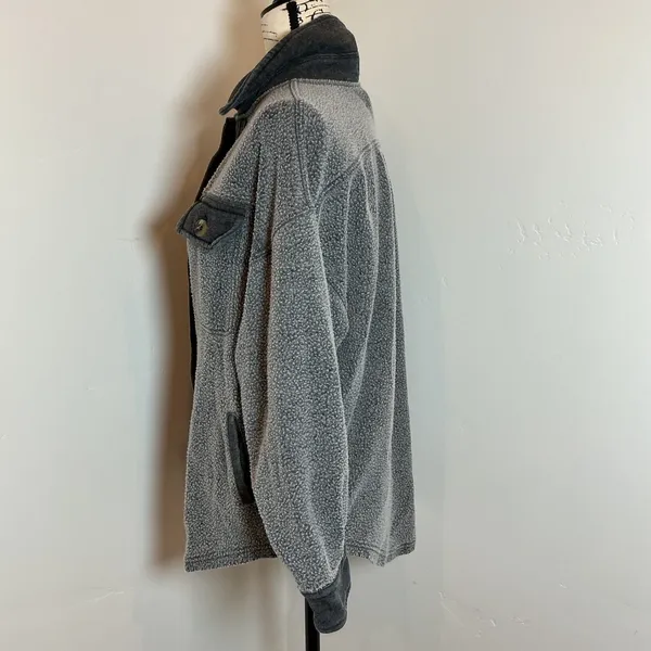 BKE Women's Grey Fleece Shacket Shirt Jacket Button Front Casual Size XS - Image 2