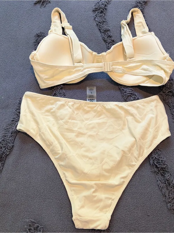 Mono B Cream Textured Spot High-Waisted Underwire Bikini Set 2p. Large. - Image 4
