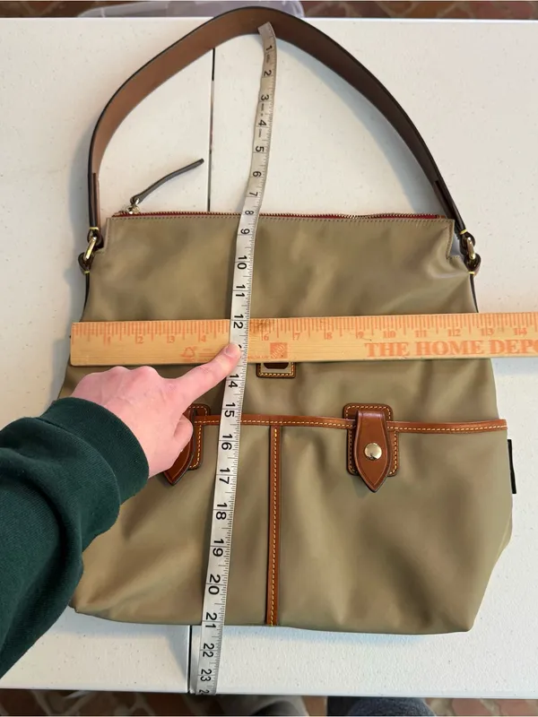 Dooney and Bourke Taupe Khaki Olive Wayfarer Sac Hobo Bag &‎ Matching Pouch - Image 11