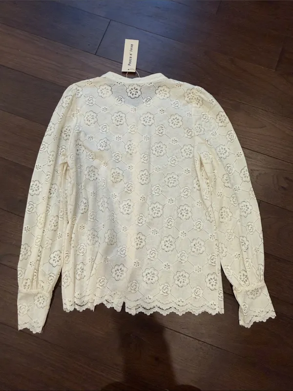 Peace n Love Cream Lace Button-Front Top Size Small/Medium NWT - C72-036 - Image 8