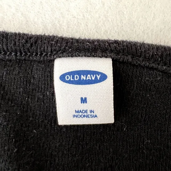 Old Navy Eyelet Black Short Sleeve Top - Image 6