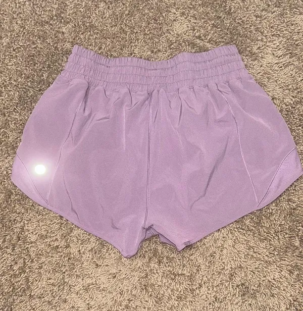 Lululemon High-Rise Hotty Hot 2.5" Shorts - Image 3