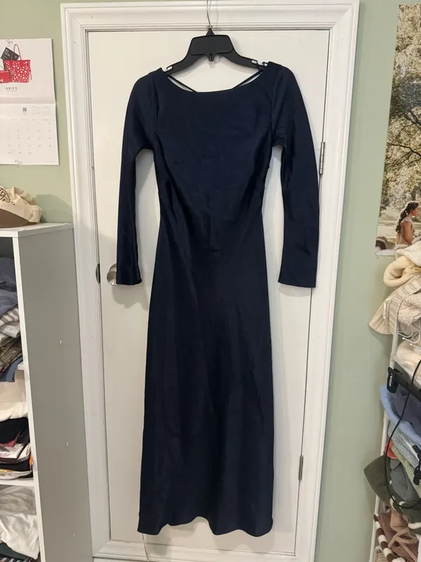 Abercrombie NWT Women's Long-Sleeve Cowl Back Maxi Dress - Image 7